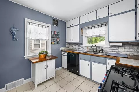 Kitchen - 802 27th Ave, Moline, IL 61265 photo 2 of 2