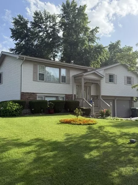 24625 W Dove Dr, Channahon, IL 60410