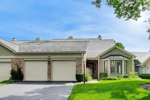 1304 Kempton Dr, Libertyville, IL 60048