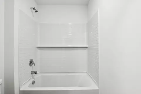 Bath - 1868 Keating Dr, Aurora, IL 60503 photo 1 of 2
