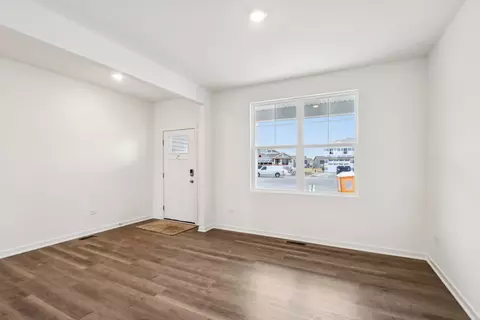 Living - 1868 Keating Dr, Aurora, IL 60503 photo 1 of 5