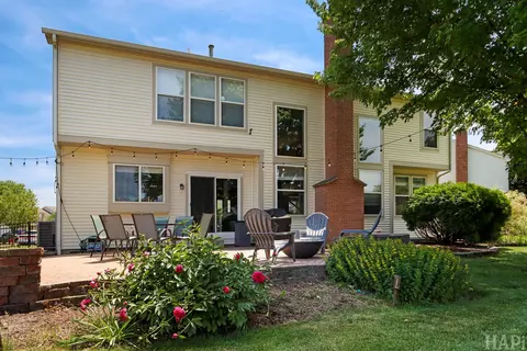 Exterior - 10 Hithergreen Ct, Algonquin, IL 60102 photo 3 of 5