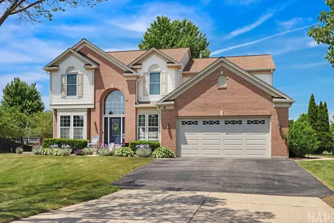 Exterior - 10 Hithergreen Ct, Algonquin, IL 60102 photo 2 of 5