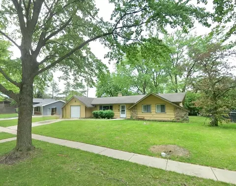 1408 Fairlane Dr, Schaumburg, IL 60193