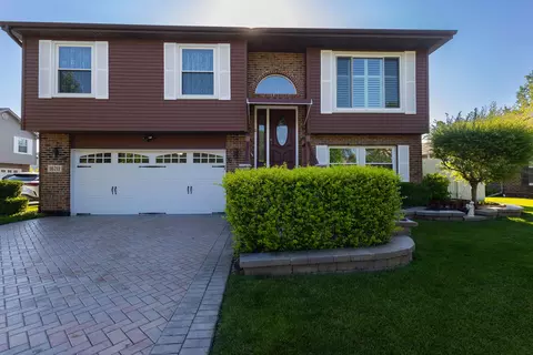 16211 Hunter Ct, Orland Hills, IL 60487