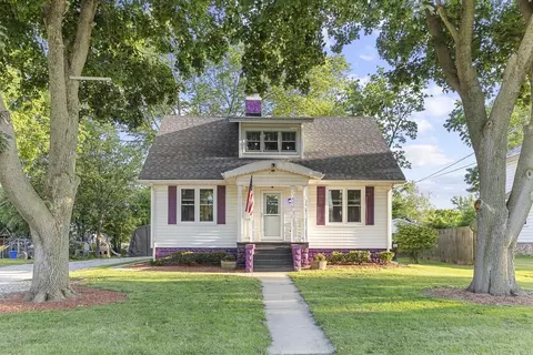 Exterior - 310 E Washington St, Ashkum, IL 60911 photo 2 of 2