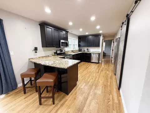 Kitchen - 4388 Lincoln Ct, Rolling Meadows, IL 60008 photo 3 of 5