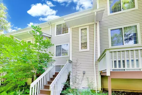 261 W Whispering Oaks Ln #30-5, Round Lake, IL 60073