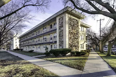 6161 W Higgins Ave #8, Chicago, IL 60630