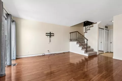 1781 Raleigh Ln, Hoffman Estates, IL 60169 photo 2