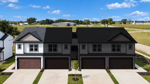 5220 Polster Pl, Bettendorf, IA 52722