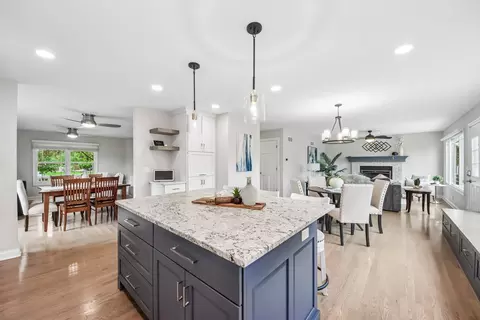 Kitchen - 2214 Keim Dr, Aurora, IL 60503 photo 6 of 6
