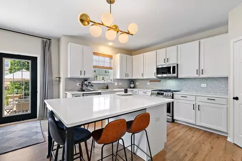Kitchen - 308 Buffalo Dr, Elgin, IL 60124 photo 3 of 4