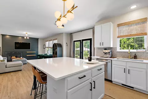 Kitchen - 308 Buffalo Dr, Elgin, IL 60124 photo 4 of 4