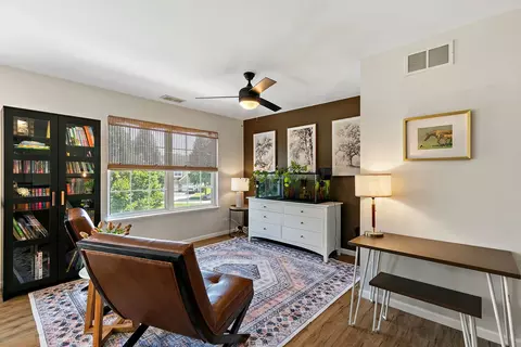 Living - 308 Buffalo Dr, Elgin, IL 60124 photo 2 of 4