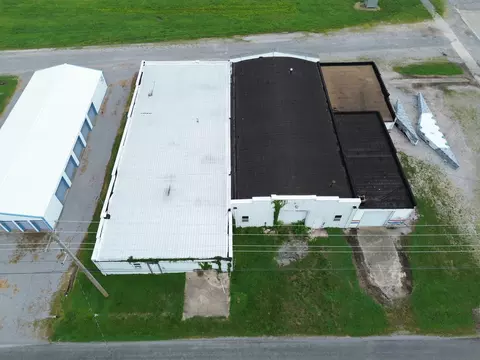 Other - 121 E Railroad St, Flora, IL 62839 photo 9 of 11