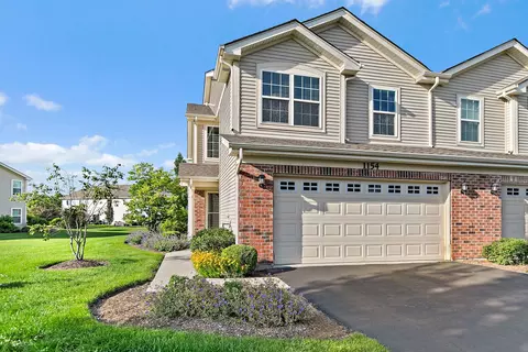 Exterior - 1154 Kingsmill Dr, Algonquin, IL 60102 photo 2 of 5
