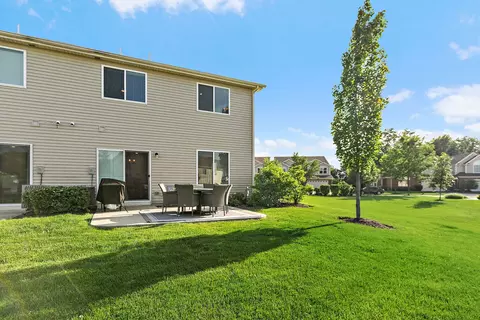 Exterior - 1154 Kingsmill Dr, Algonquin, IL 60102 photo 4 of 5