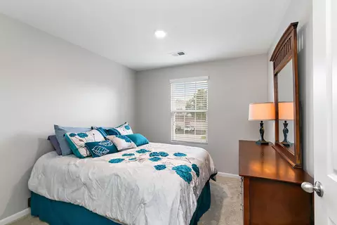Bedroom - 1154 Kingsmill Dr, Algonquin, IL 60102 photo 3 of 3