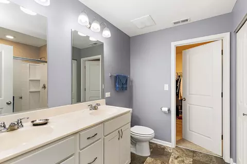 Bath - 1154 Kingsmill Dr, Algonquin, IL 60102 photo 2 of 4