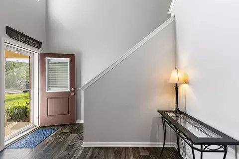 Entry Way - 1154 Kingsmill Dr, Algonquin, IL 60102 photo 1 of 4