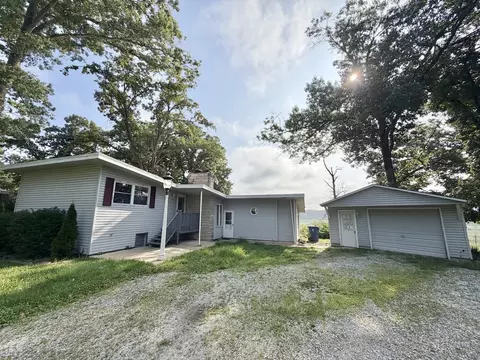 1708 Moonglow Rd, Centralia, IL 62801 photo 1