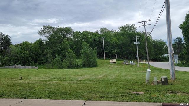 1815 E 6th St, Coal Valley, IL 61240