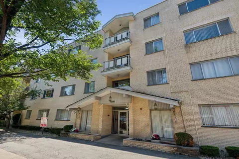 5251 Galitz St #412, Skokie, IL 60077