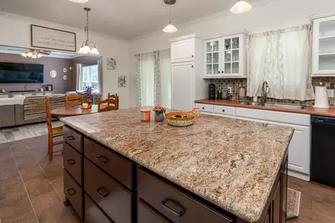 Kitchen - 36 Edgewood Ln N, Centralia, IL 62801 photo 6 of 6