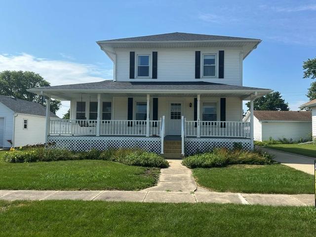 903 Fulton St, Grand Mound, IA 52751
