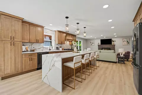 1504 Pfingsten Rd, Glenview, IL 60025 photo 3