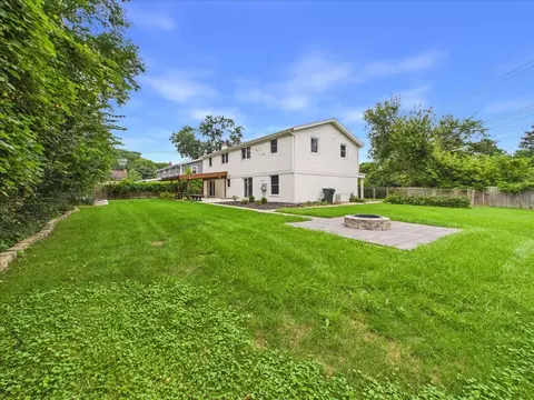 Exterior - 1504 Pfingsten Rd, Glenview, IL 60025 photo 4 of 5