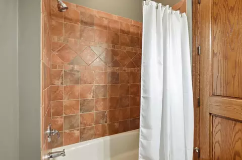 Bath - 1153 Ash St, Beecher, IL 60401 photo 6 of 6