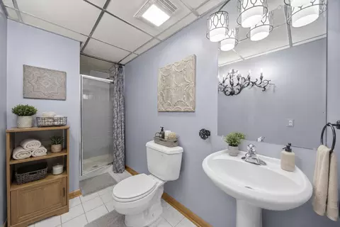 Bath - 2417 Joe Adler Dr, Plainfield, IL 60586 photo 2 of 3