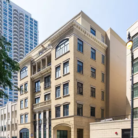 2042 N Clark St #2N, Chicago, IL 60614