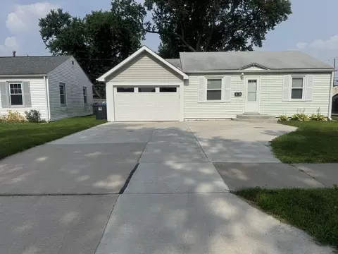 Exterior - 2315 48th St, Moline, IL 61265 photo 5 of 5