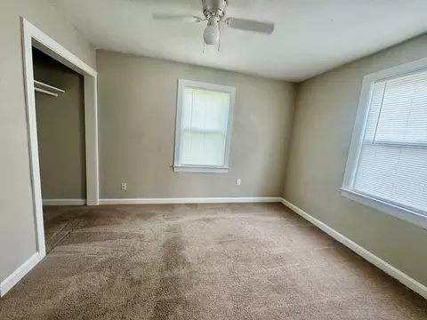 Bedroom - 2315 48th St, Moline, IL 61265 photo 2 of 2