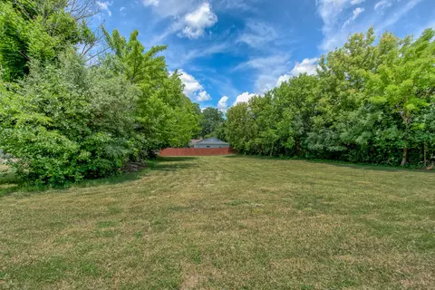 85 Bender Rd, Des Plaines, IL 60016 photo 2