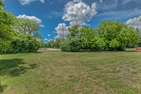 85 Bender Rd, Des Plaines, IL 60016 photo 4