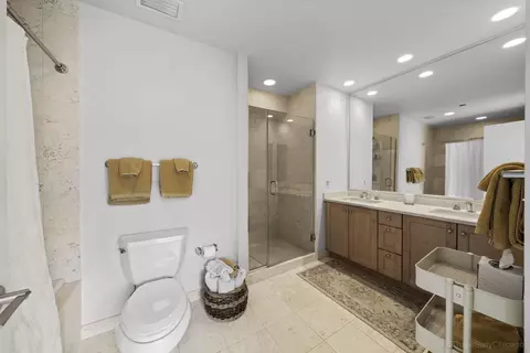 Bath - 60 E Monroe St #1604, Chicago, IL 60603 photo 1 of 2