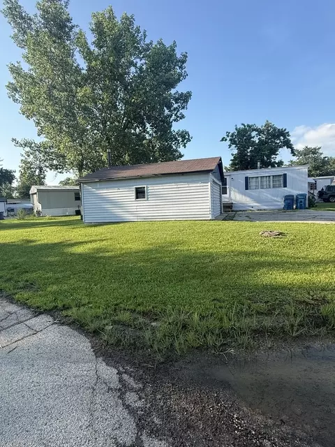 870 5th St, Normal, IL 61761 photo 2