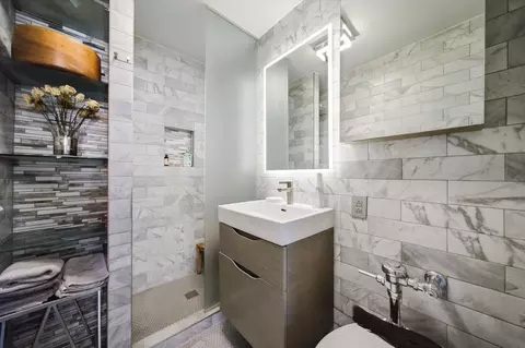Bath - 222 E Pearson St #2002, Chicago, IL 60611 photo 2 of 2