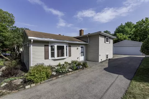 10081 W Pickford Ave, Beach Park, IL 60099