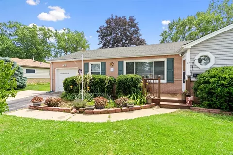 133 E Berkley Ln, Hoffman Estates, IL 60169 photo 3
