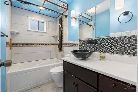 133 E Berkley Ln, Hoffman Estates, IL 60169 photo 21