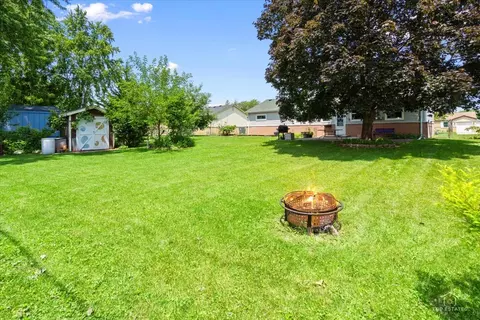 133 E Berkley Ln, Hoffman Estates, IL 60169 photo 27