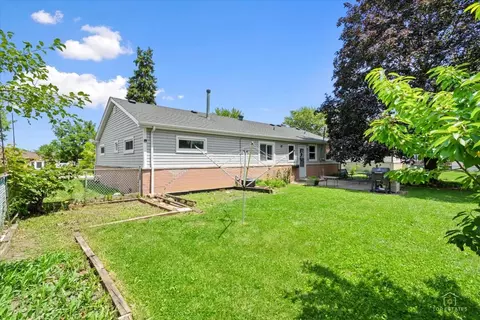 133 E Berkley Ln, Hoffman Estates, IL 60169 photo 28