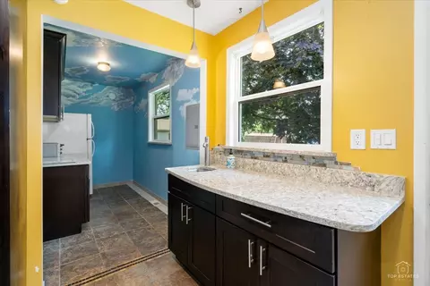 133 E Berkley Ln, Hoffman Estates, IL 60169 photo 16