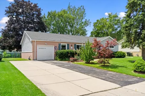 133 E Berkley Ln, Hoffman Estates, IL 60169 photo 2