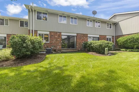 Exterior - 1613 Groton Ct, Wheaton, IL 60189 photo 2 of 3